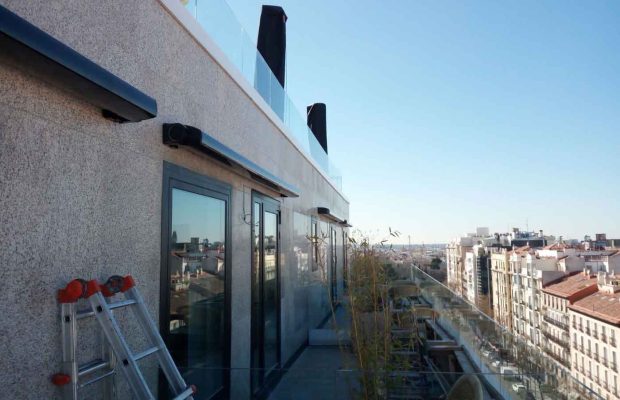 toldos extensibles con brazo articulado