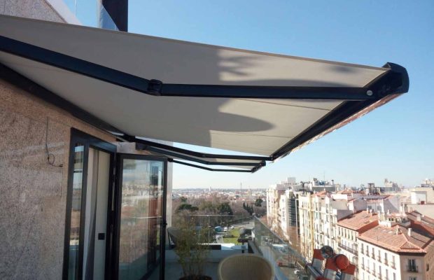 toldos extensibles con brazos articulados